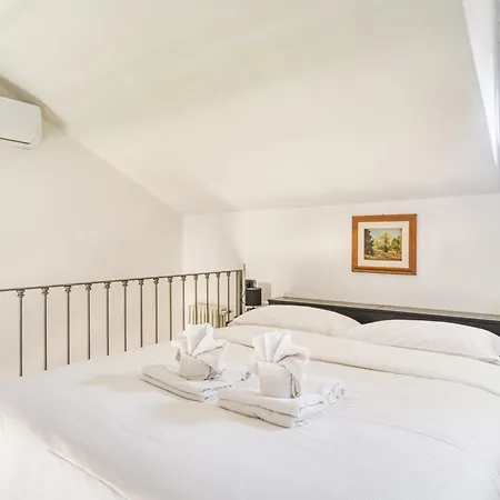Atelier Navigli - Elegant Loft With Canal View * Mailand