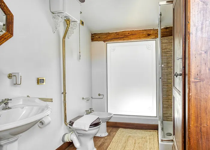 Atelier Navigli - Elegant Loft With Canal View Apartment *