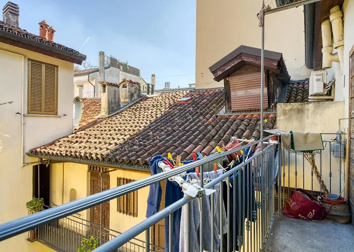 Atelier Navigli - Elegant Loft With Canal View Apartment *